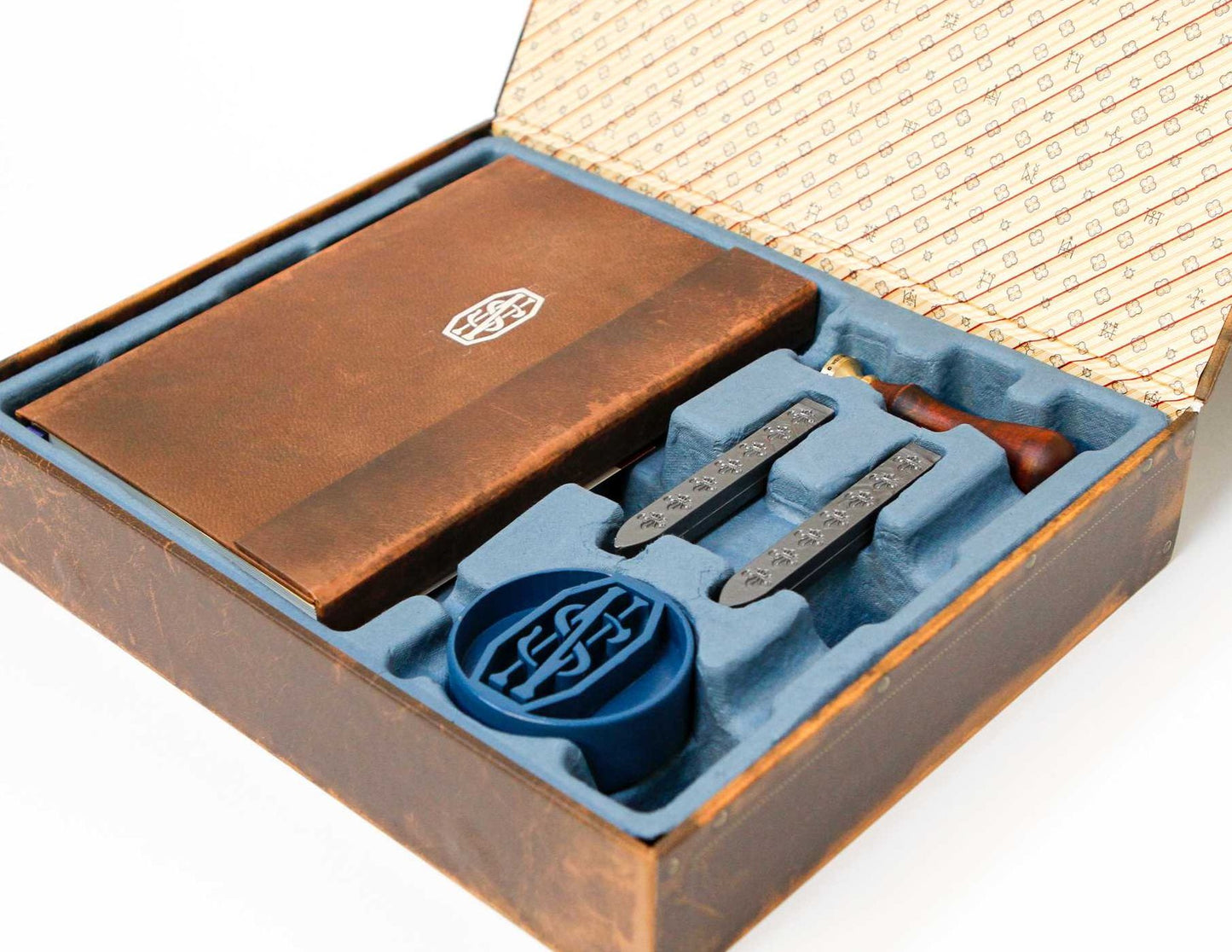 Fantastic Beasts and Where to Find Them: Newt Scamander Deluxe Stationery Set