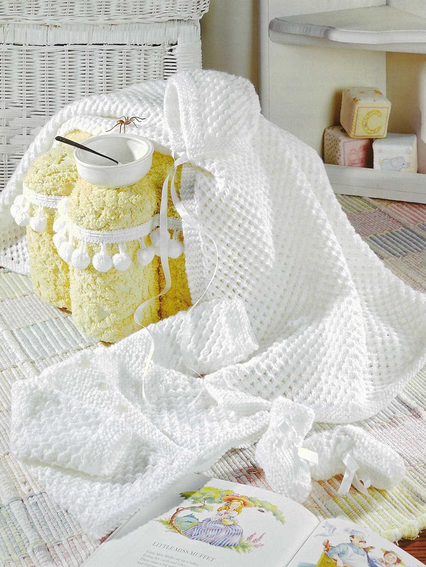 Precious Layettes to Knit (Leisure Arts #3202)