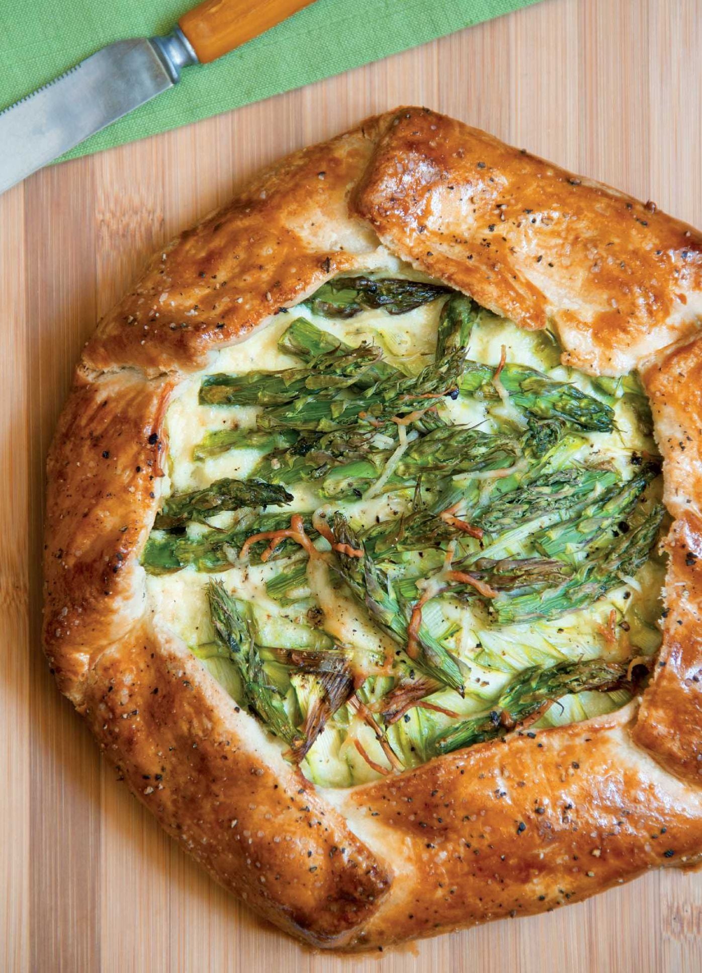 Savory Pies: Delicious Recipes for Seasoned Meats, Vegetables and Cheeses Baked in Perfectly Flaky Pie Crusts