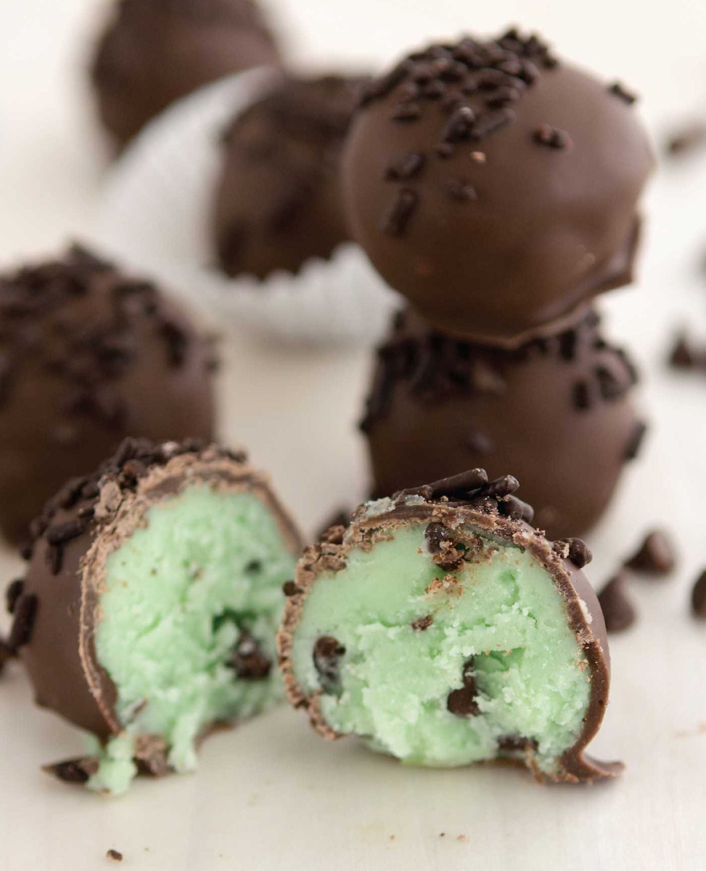Dessert Mashups: Tasty Two-in-One Treats Including Sconuts, S'morescake, Chocolate Chip Cookie Pie and Many More
