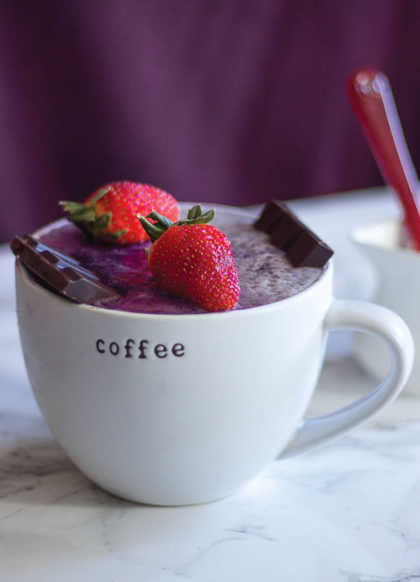 A Rainbow of Smoothie Bowls: 100 Wholesome and Vibrant Blended Creations