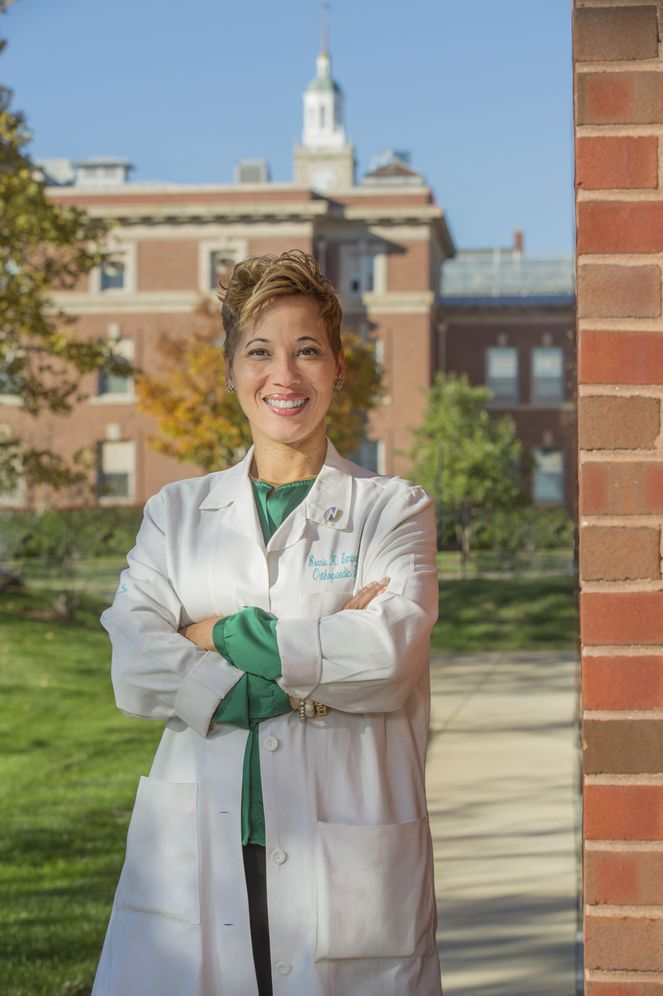 Bold Women of Medicine: 21 Stories of Astounding Discoveries, Daring Surgeries, and Healing Breakthroughs
