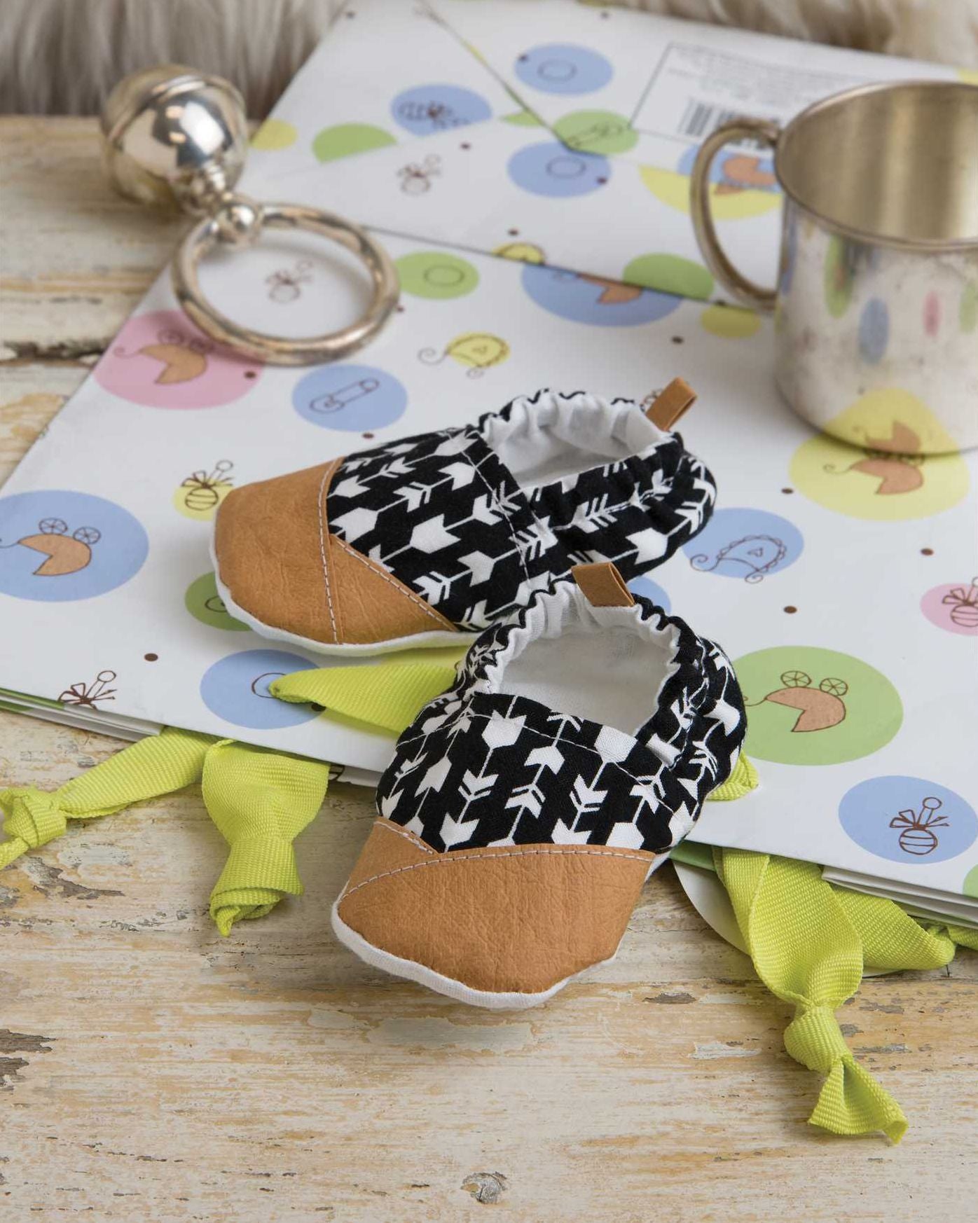 Kraft-tex Creations : Sew 18 Projects With Vegan Leather; Print, Stitch, Paint & Design