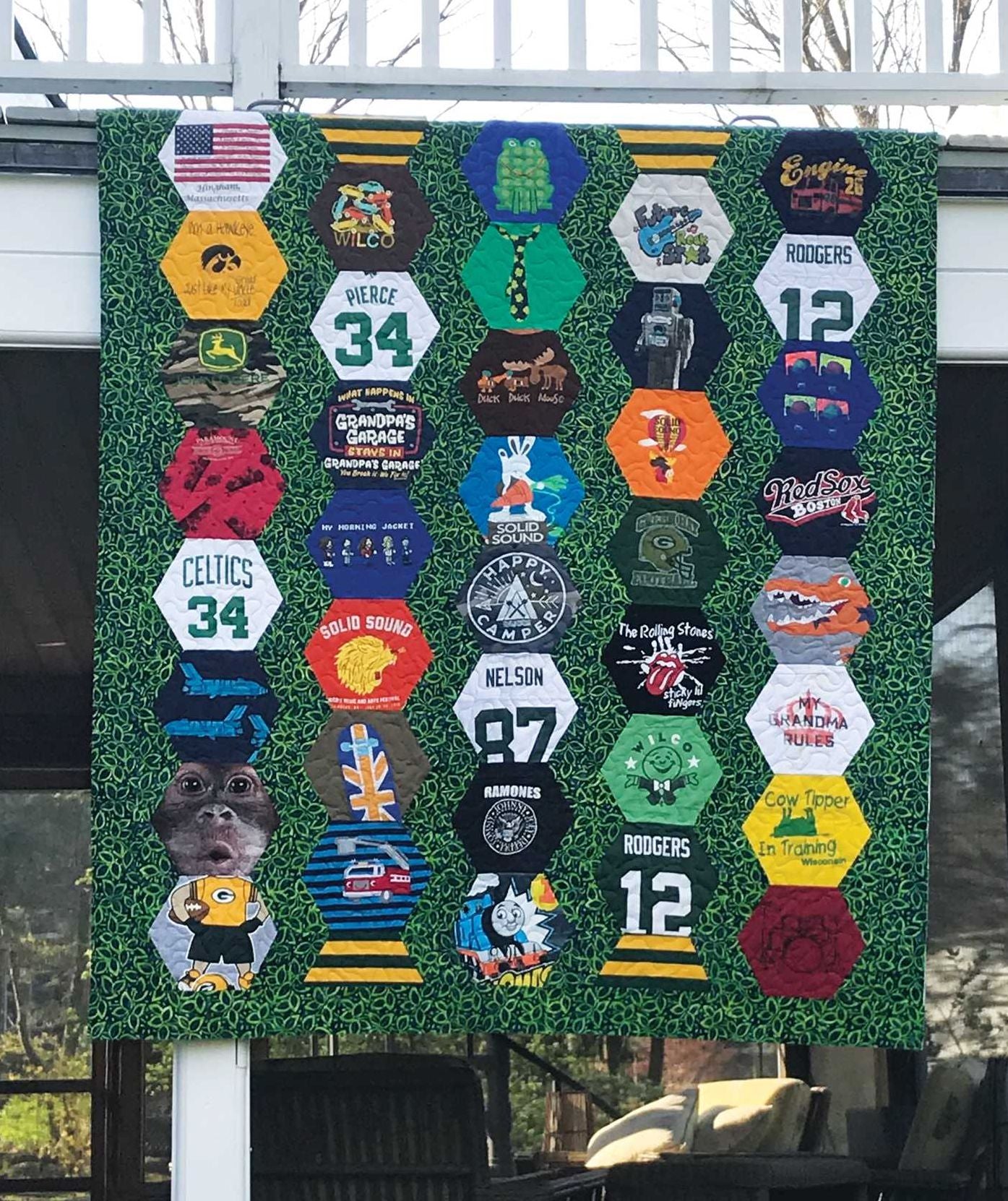 Beyond the Tee-Innovative T-Shirt Quilts: 9 Extraordinary Designs, Tips for Working with Ties & Other Clothing