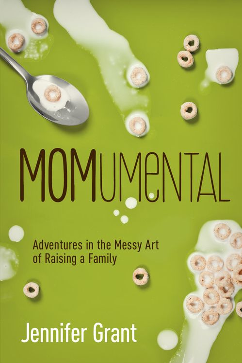 MOMumental: Adventures in the Messy Art of Raising a Family (Large Print -- QA test)