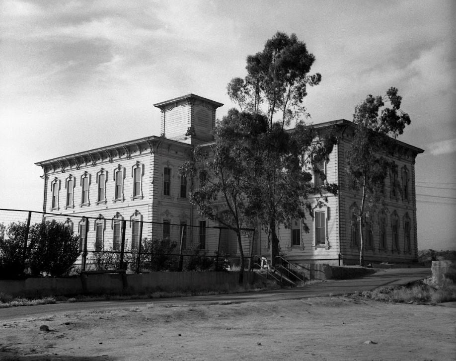 Los Angeles Before the Freeways: Images of an Era 1850-1950