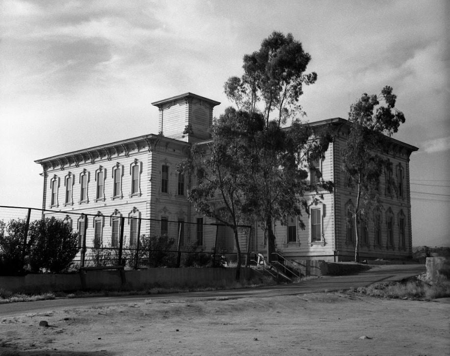 Los Angeles Before the Freeways: Images of an Era 1850-1950