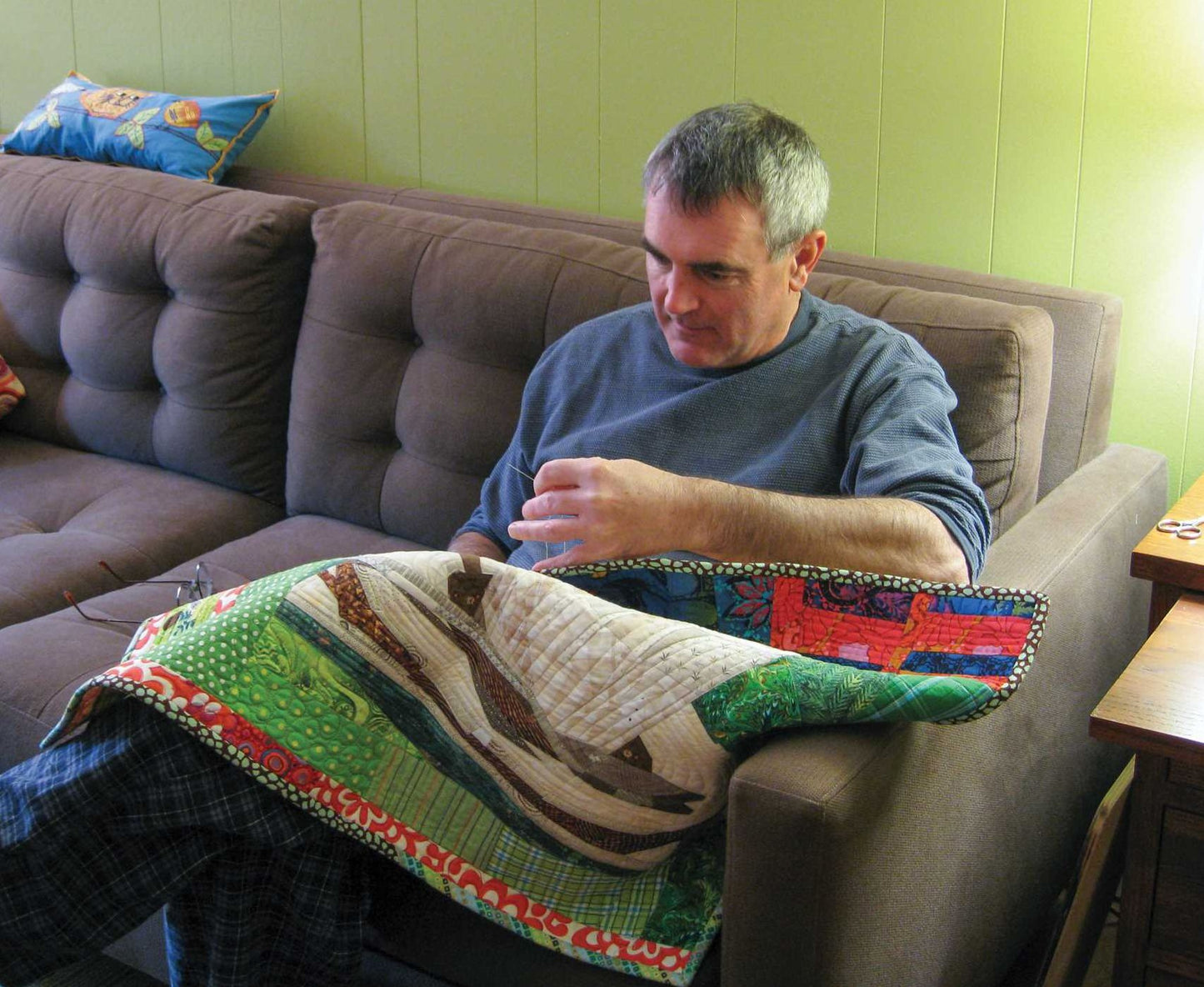 Hand Sewing: A Journey to Unplug, Slow Down & Learn Something Old; Hand Piecing, Quilting, Applique & English Paper Piecing in One Gorgeous Quilt