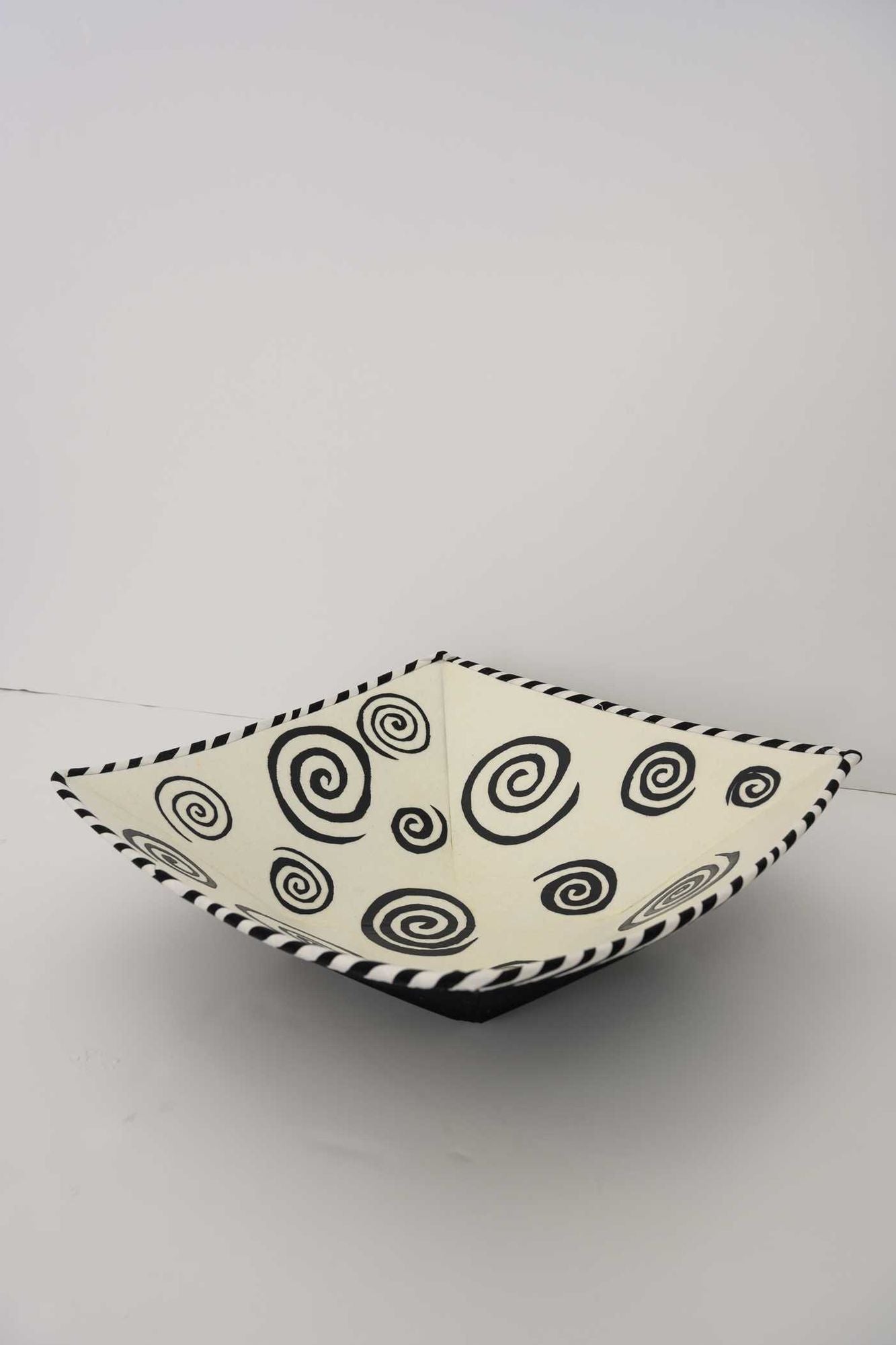 Modern Fabric Art Bowls: Express Yourself with Quilt Blocks, Applique, Embroidery & More