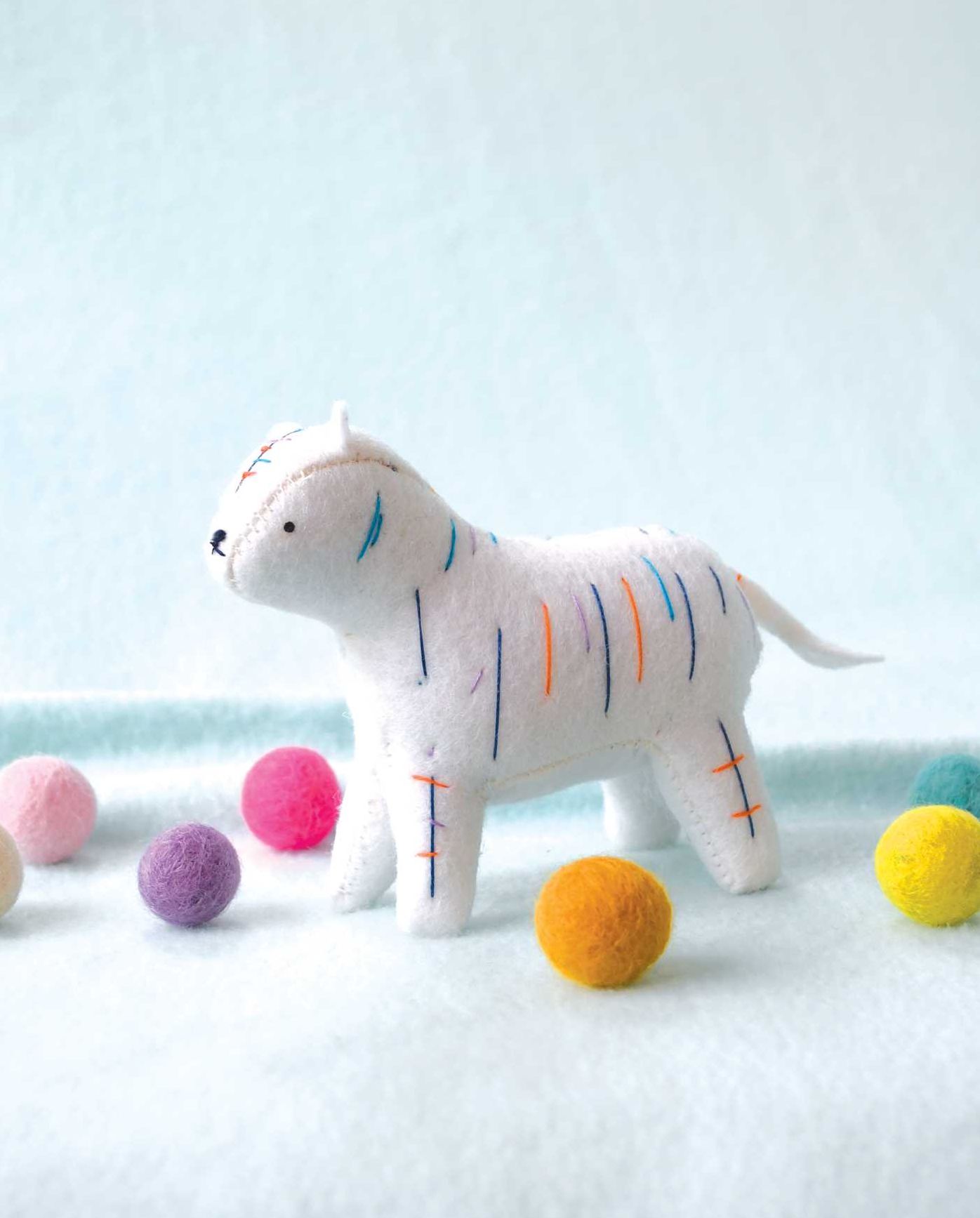 Felt Softie Parade: Sew 15 Delightful Animals