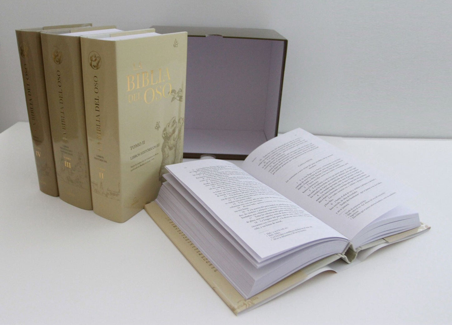 Estuche Biblia del OSO / The Bears Bible. Boxed Set Deluxe Hardcover