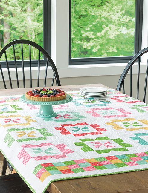 Fresh Fat-Quarter Quilts : 12 Projects for Your Favorite Fabrics