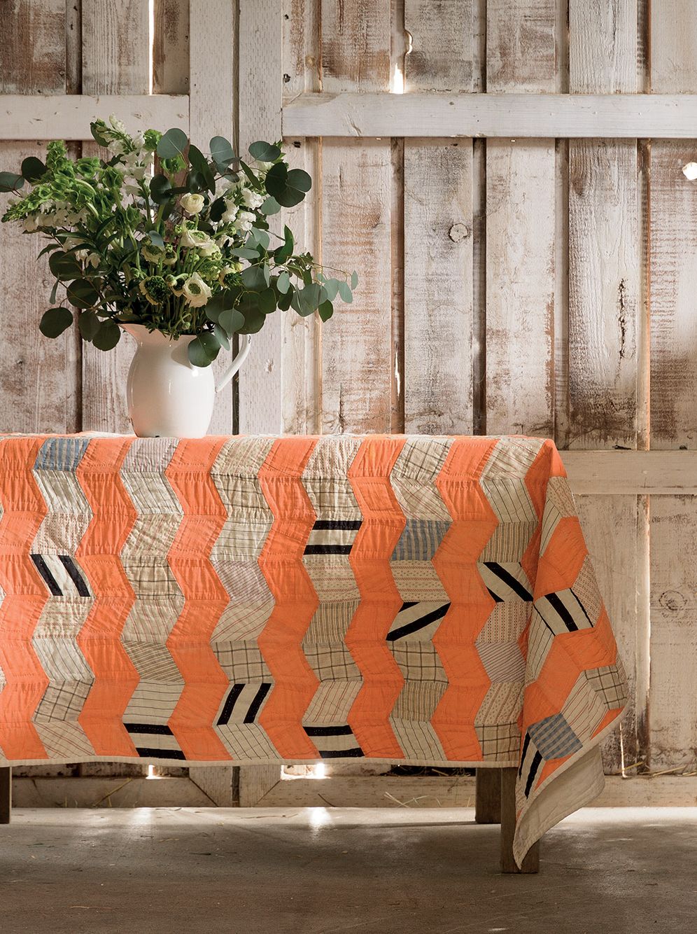 Sisterhood of Scraps : 12 Brilliant Quilts from 7 Fantastic Designers