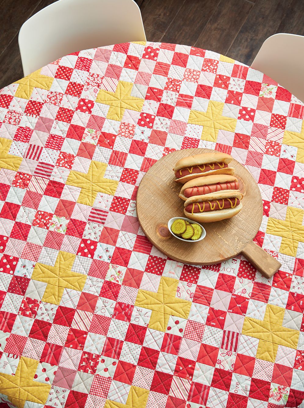 Sisterhood of Scraps : 12 Brilliant Quilts from 7 Fantastic Designers