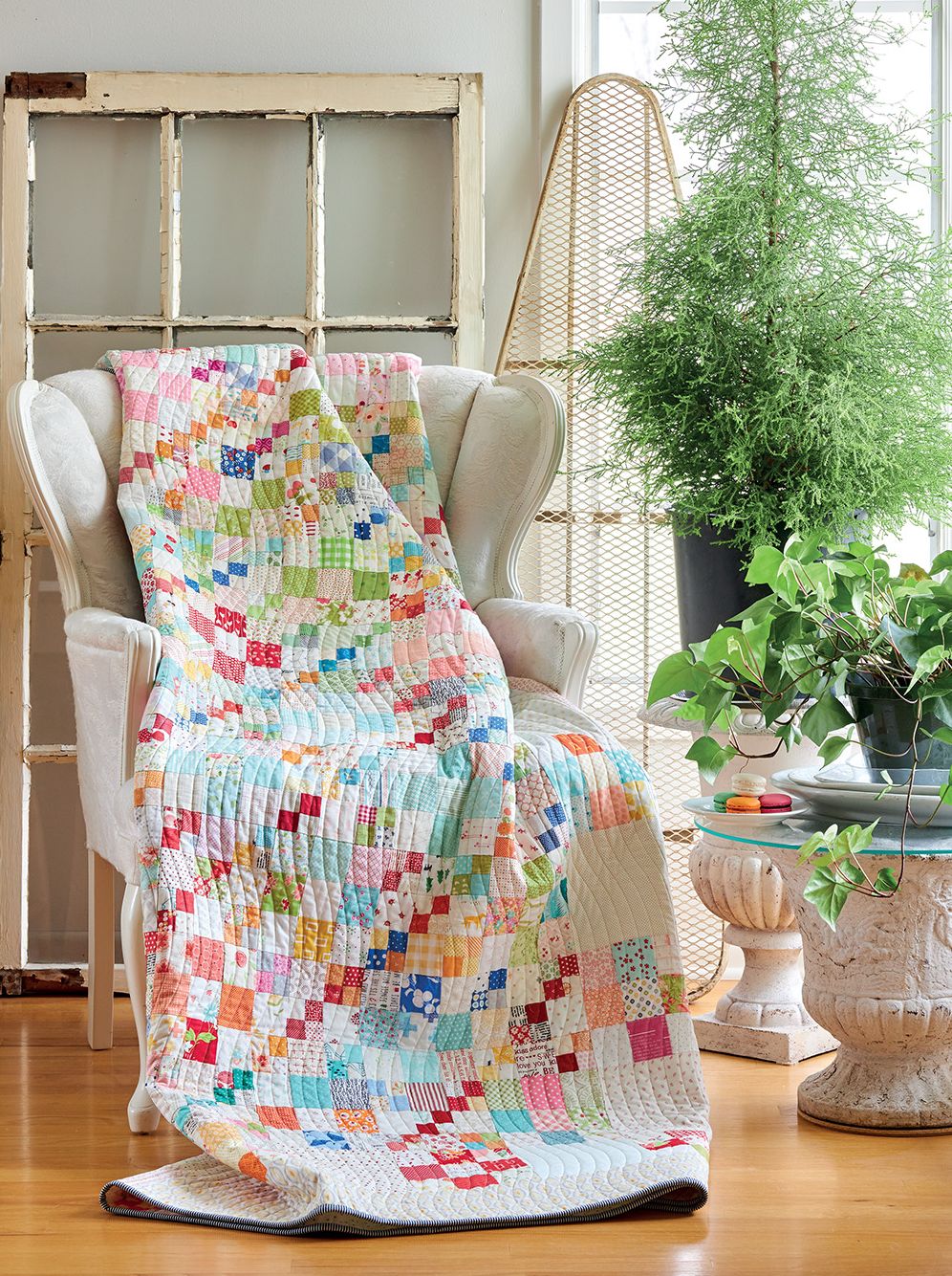Sisterhood of Scraps : 12 Brilliant Quilts from 7 Fantastic Designers