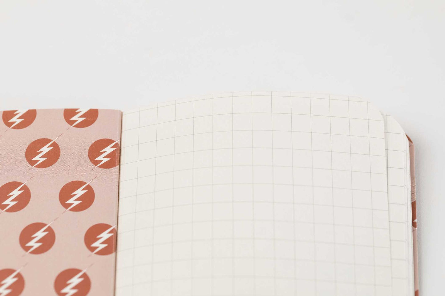 The DC TV Universe: Pocket Notebook Collection (Set of 3)