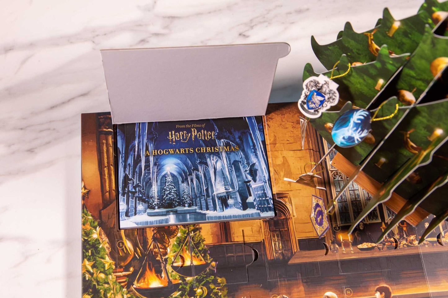 Harry Potter: A Hogwarts Christmas Pop-Up