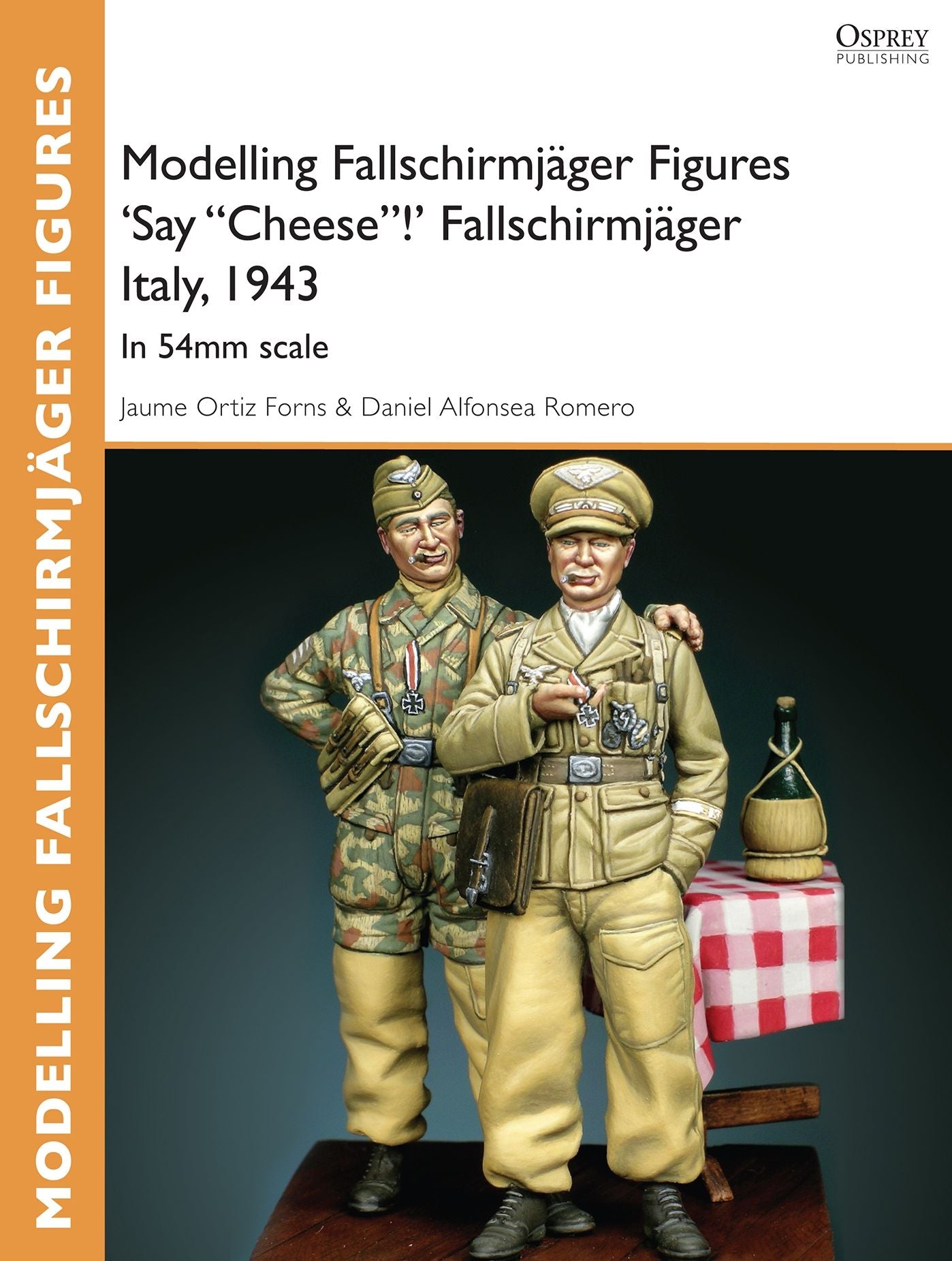 Modelling Fallschirmjäger Figures 'Say "Cheese"!' Fallschirmjäger Italy, 1943: In 54mm scale
