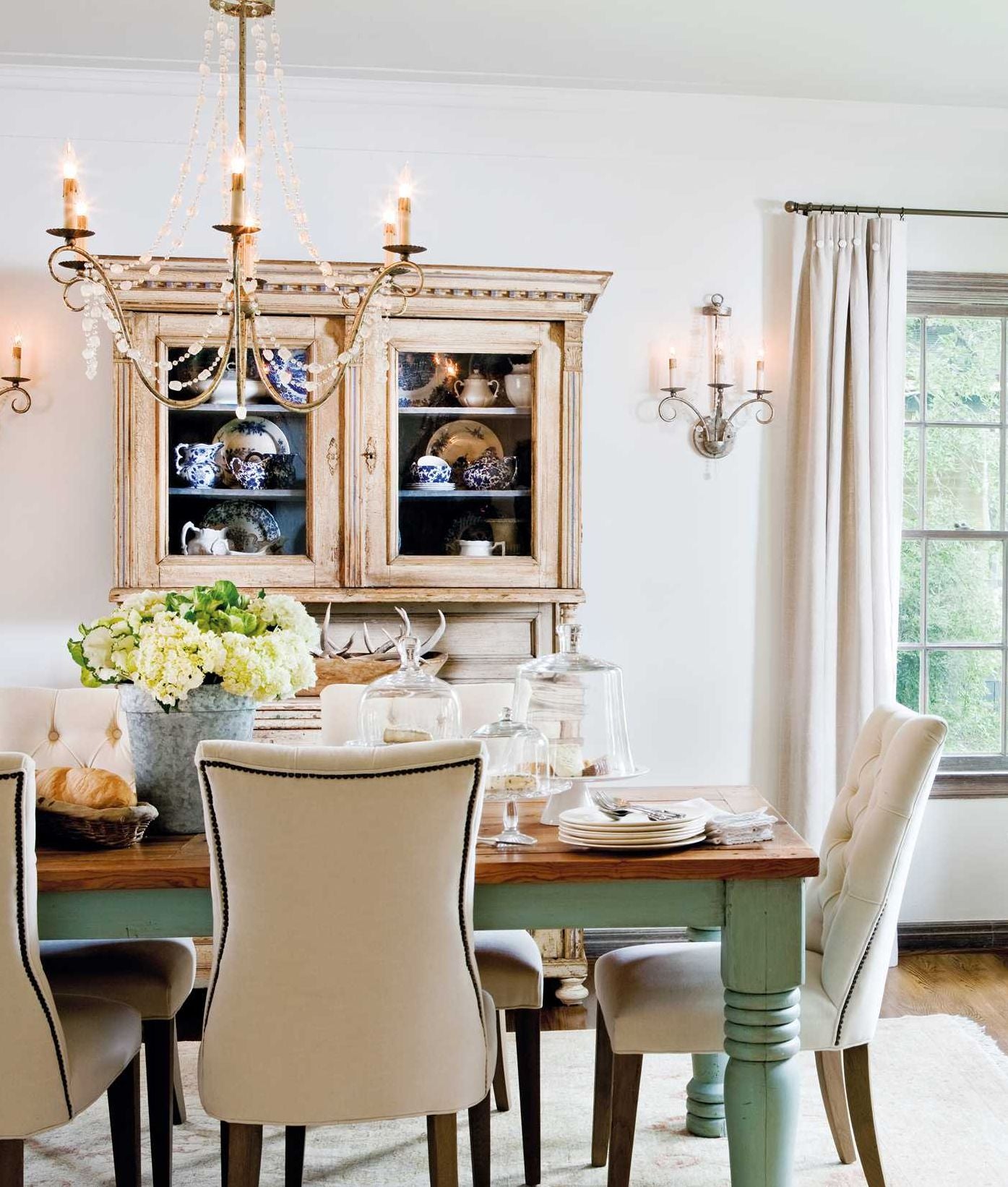 Through the French Door: Romantic interiors inspired by classic French style