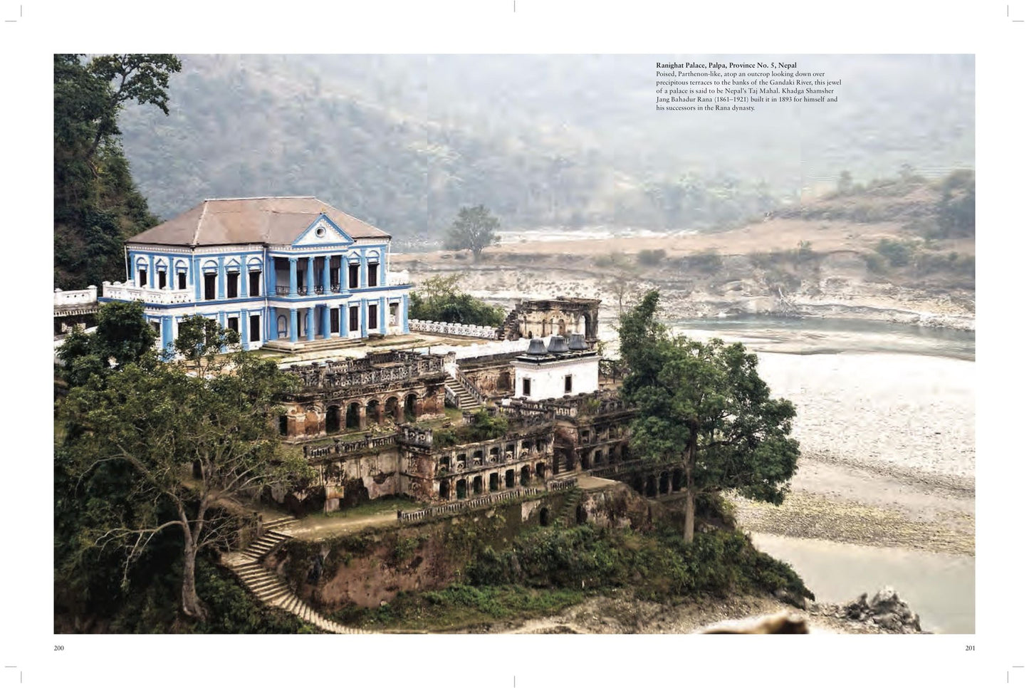 Abandoned Palaces: Great Houses, Mansions, Estates and Hotels Suspended in Time