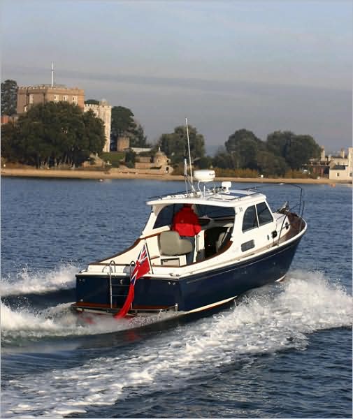 Motor Boat Manual: Buying, using, improving, maintaining and repairing