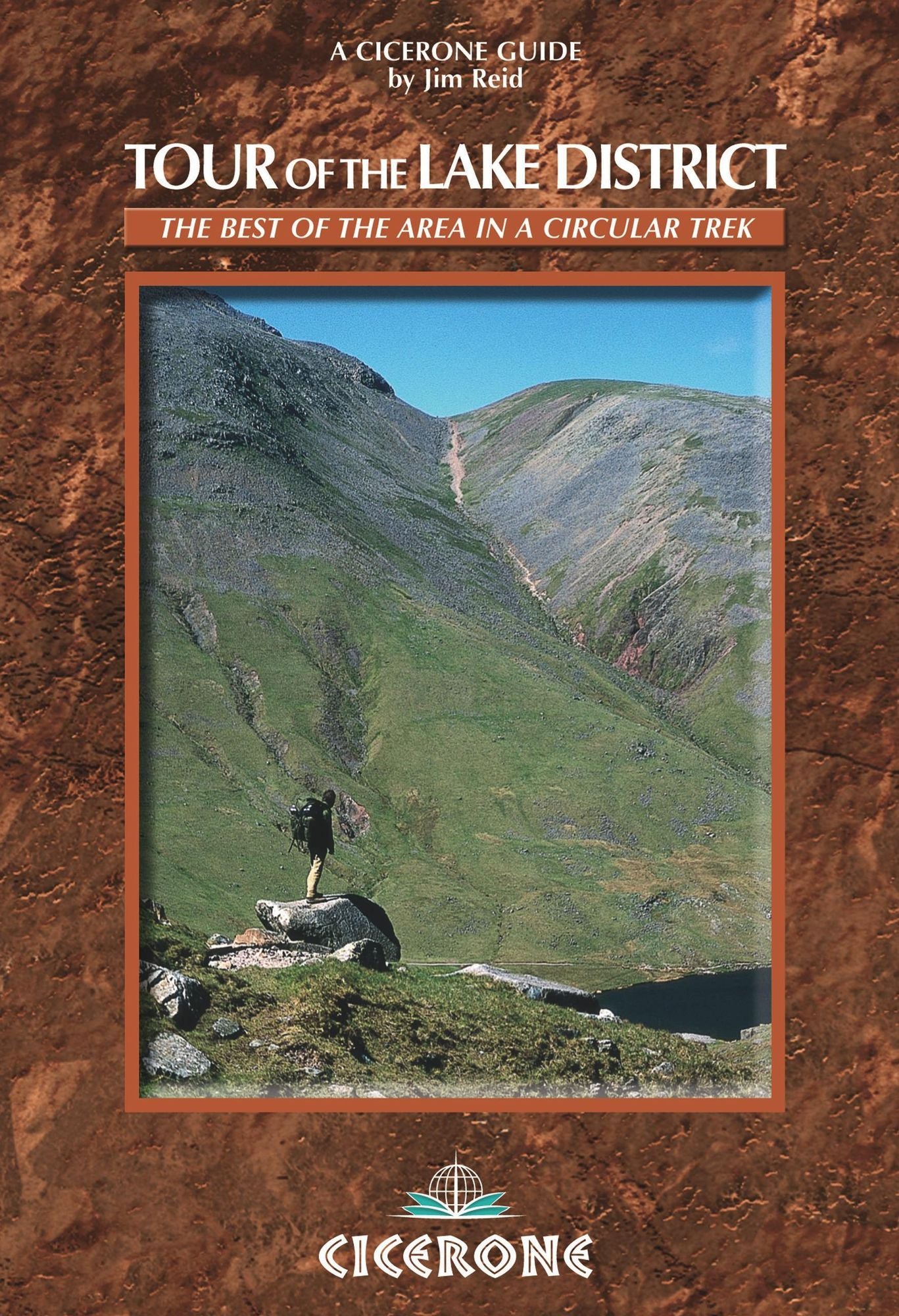 Tour of the Lake District: The best of the area in a circular trek