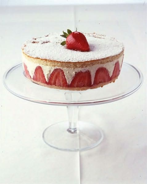 Small Cakes: From Fondant Fancies to Florentines
