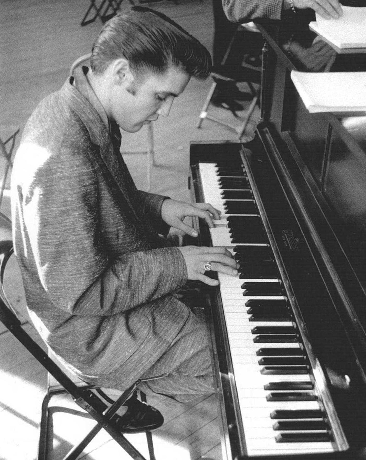 Elvis at 21: New York to Memphis (Limited Edition)