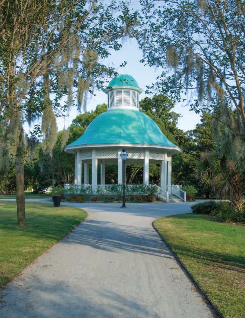 Charleston, South Carolina: A Photographic Portrait