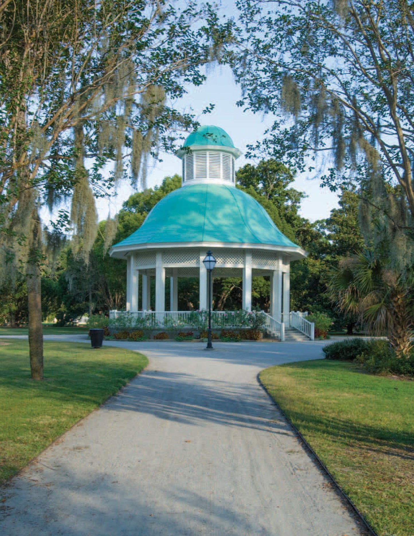 Charleston, South Carolina: A Photographic Portrait
