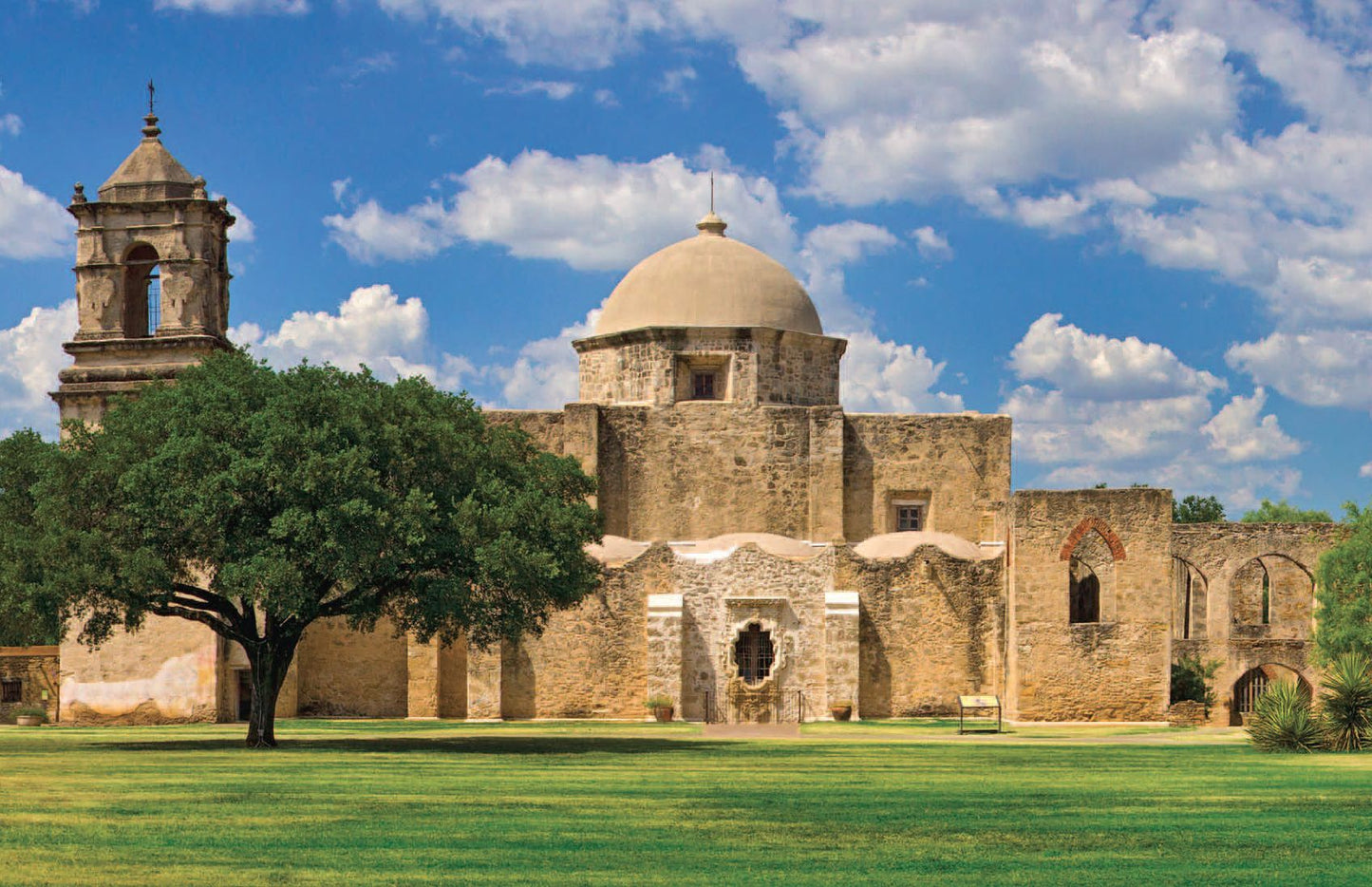 San Antonio, TX: A Photographic Portrait