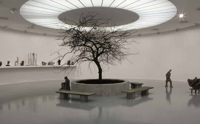 A Goshka Macuga: Exhibit