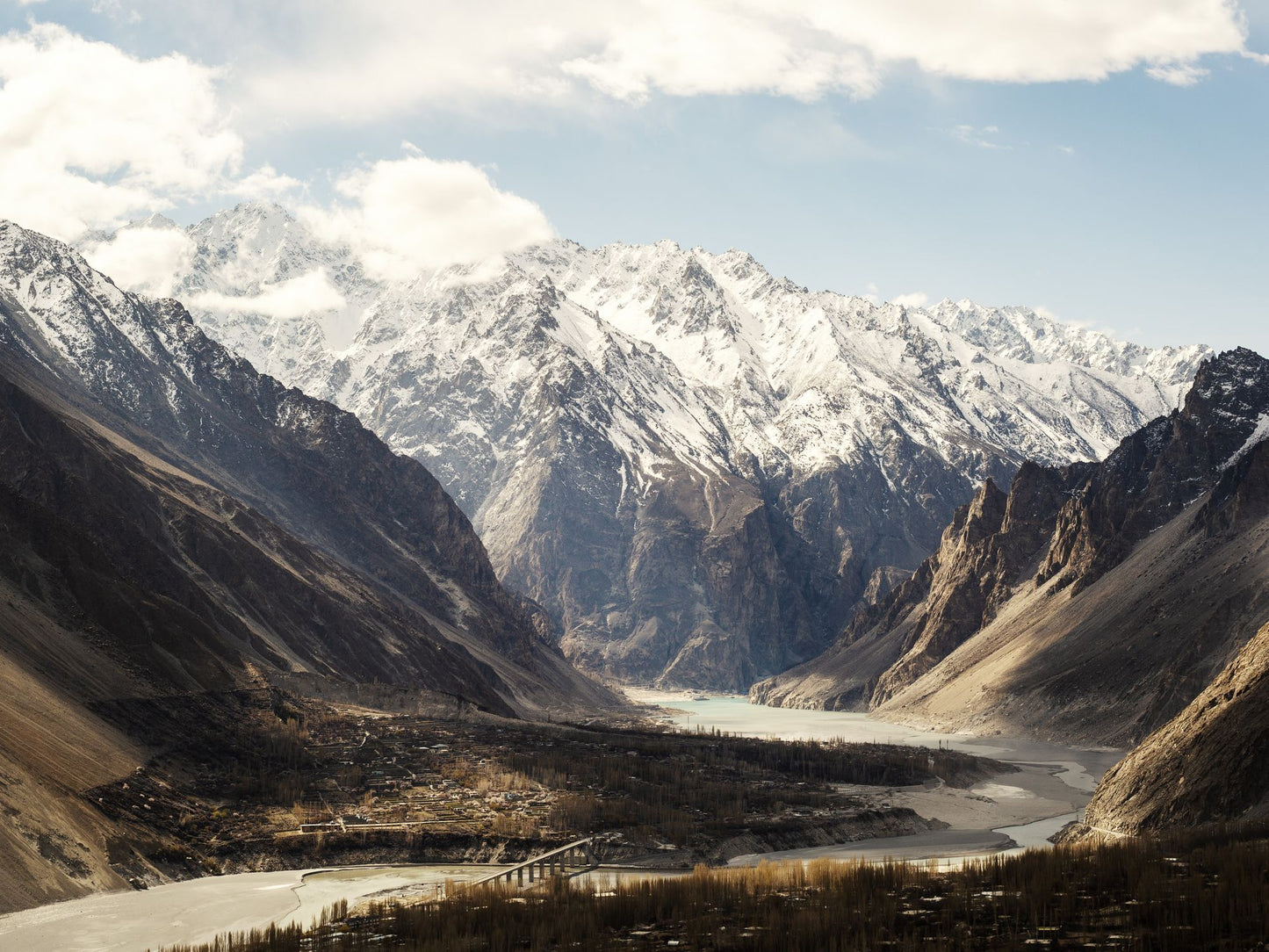 Pakistan: Recipes and Stories from the Country's Home Kitchens, Restaurants, and Roadside Stands