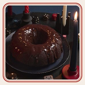 Stranger Things: The Official Cookbook: Recipes from Hawkins and Beyond