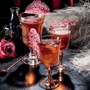Puncheons and Flagons: The Official Dungeons & Dragons Cocktail Book [A Cocktail and Mocktail Recipe Book]