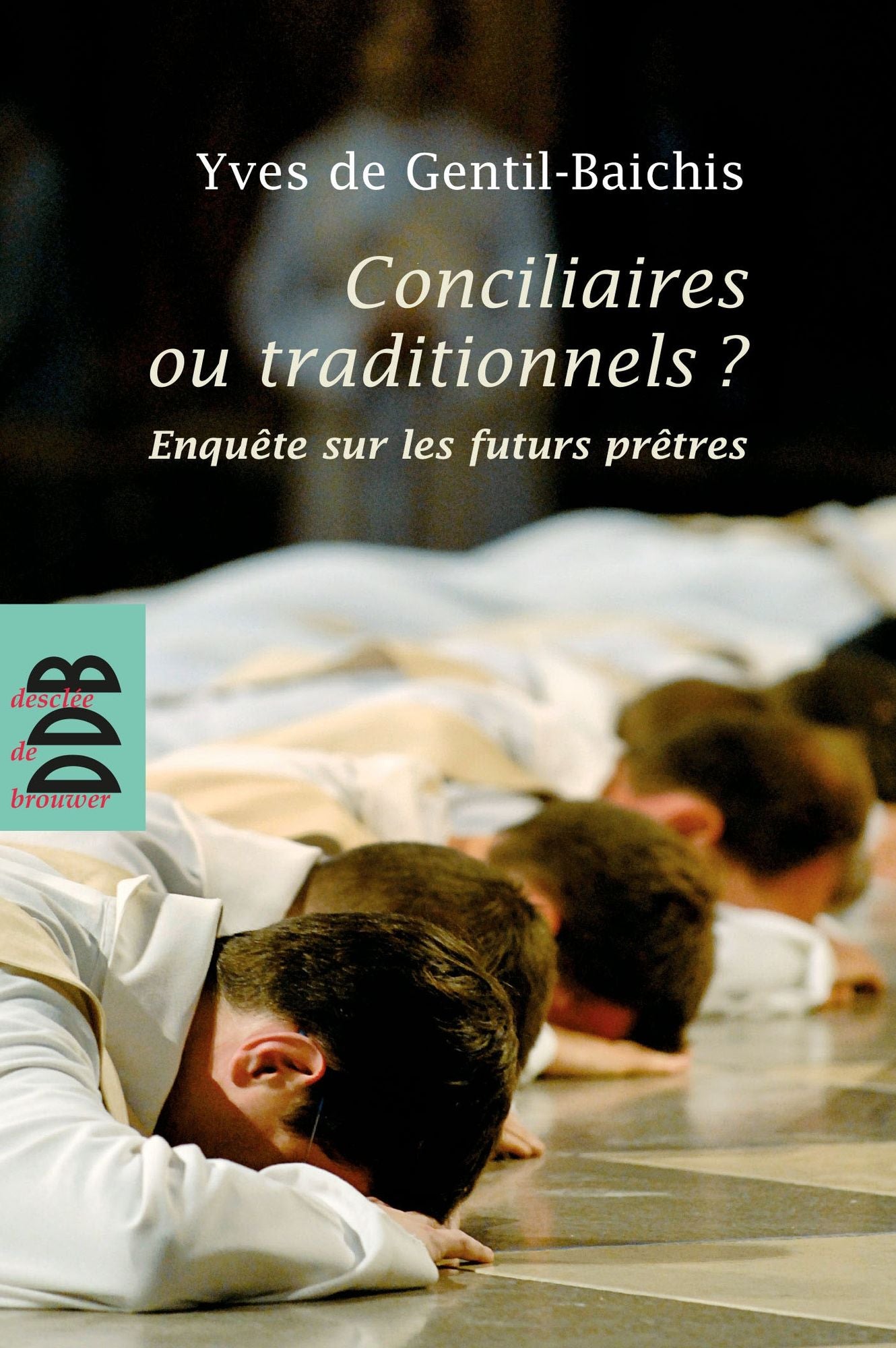 Conciliaires ou traditionnels ?: Enquête sur les futurs prêtres