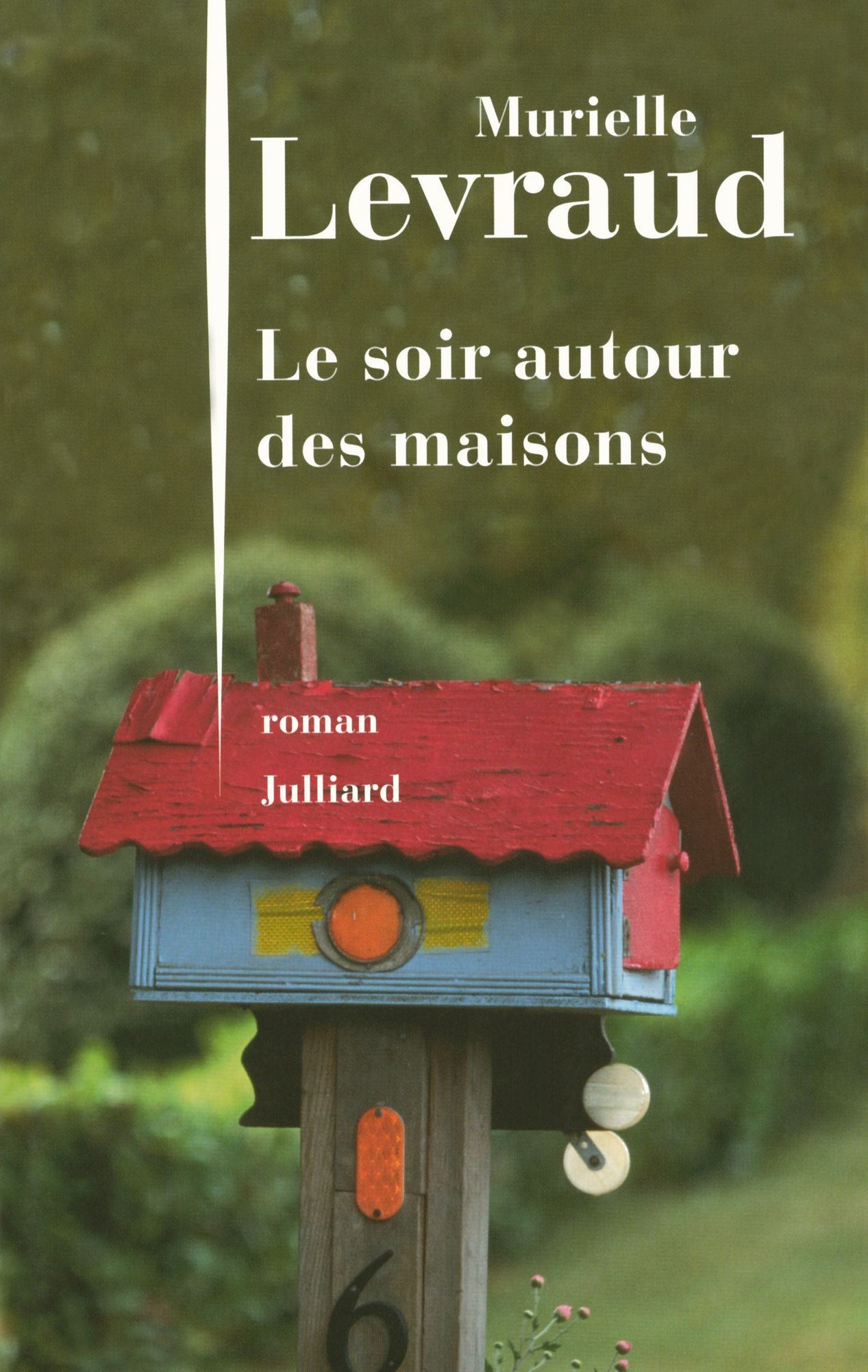 Le soir autour des maisons