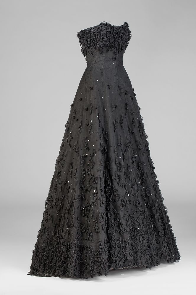 Balenciaga: Master of Lace