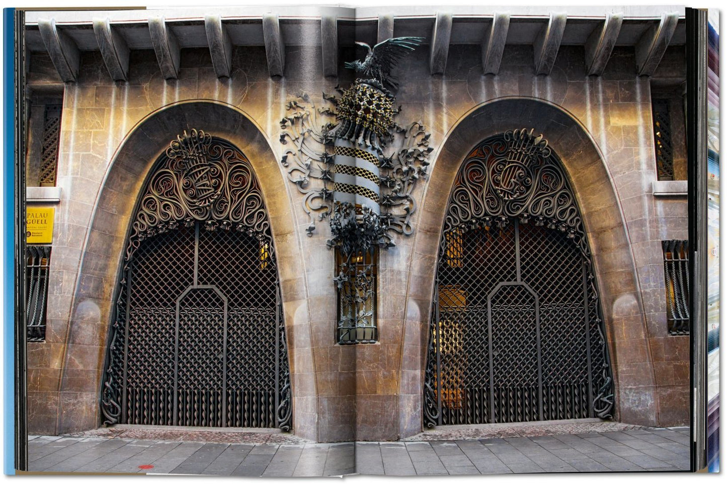 Gaudi: The Complete Buildings
