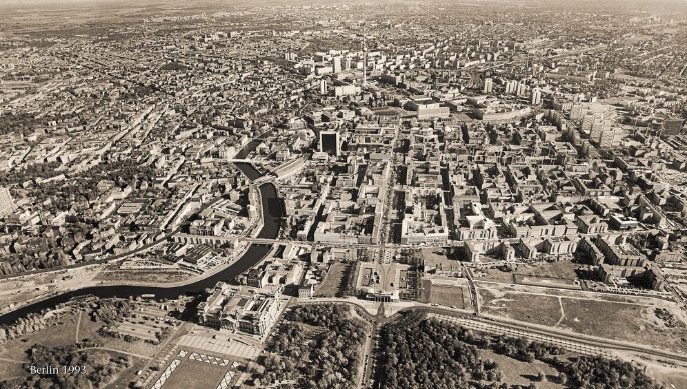 Berlin - Yesterday and Today: Gestern Und Heute