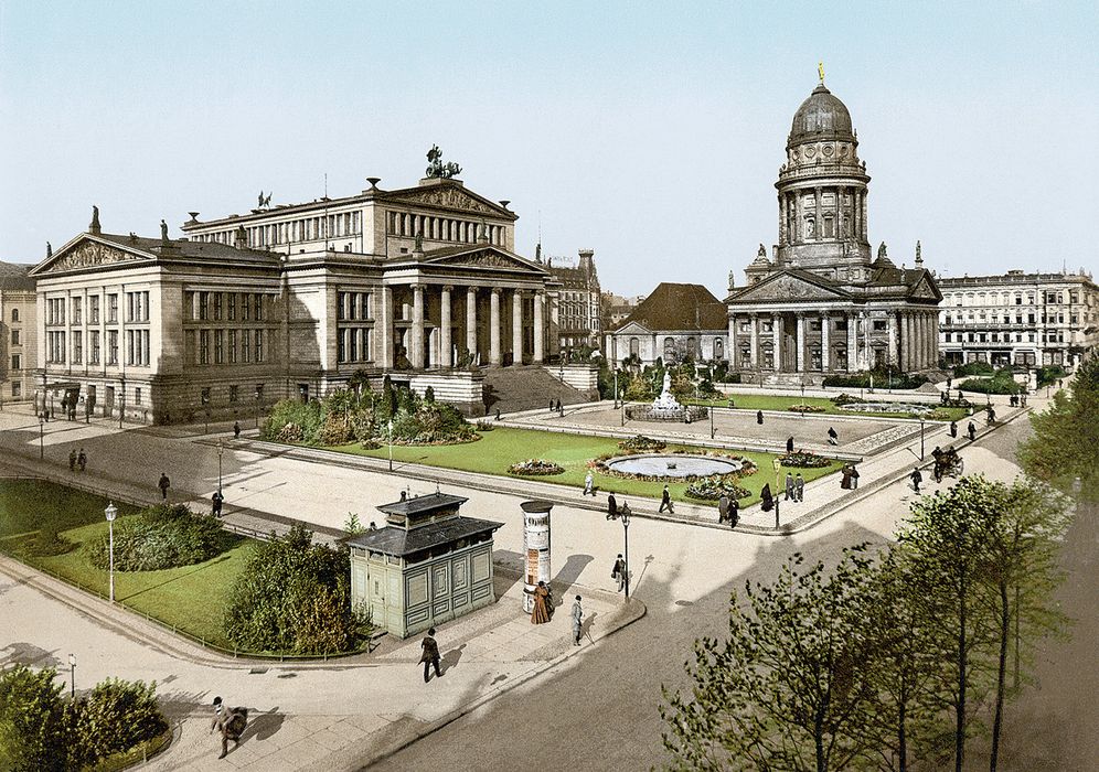 Berlin - Yesterday and Today: Gestern Und Heute