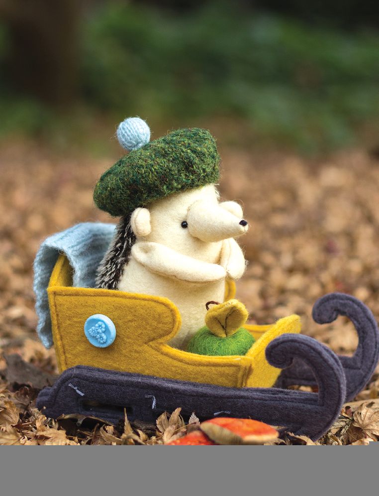 Little Traveller: 12 Small Felt Intrepid Explorers and Over 30 Tiny Travel Accessories to Sew!