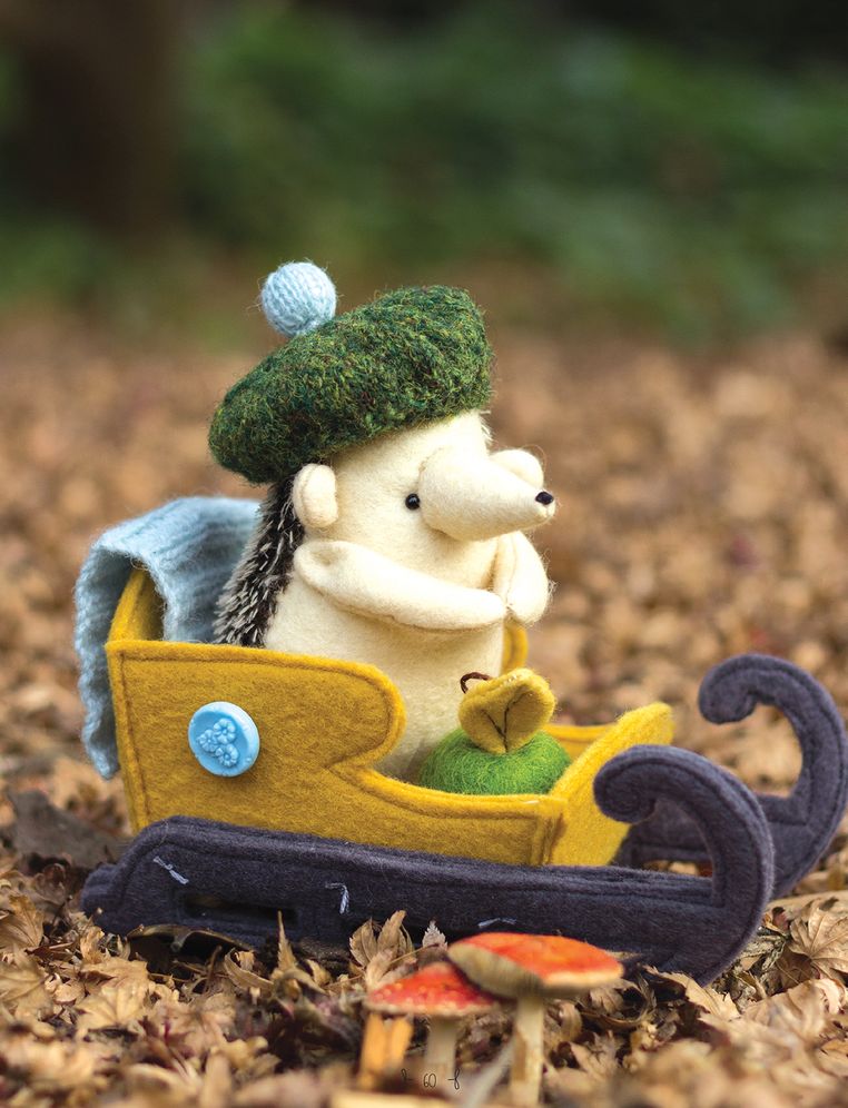 Little Traveller: 12 Small Felt Intrepid Explorers and Over 30 Tiny Travel Accessories to Sew!