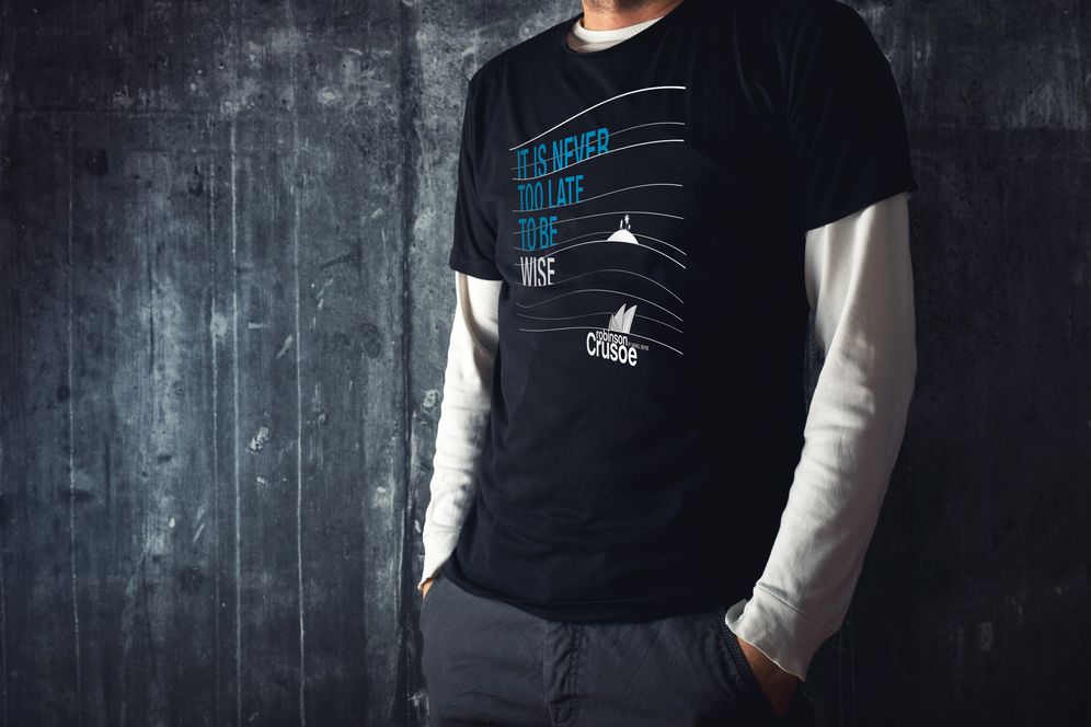 Robinson Crusoe T-shirt - Small: (T-shirt Size S)