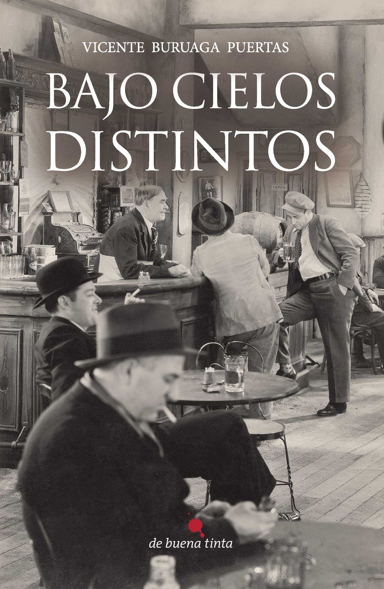 Bajo cielos distintos