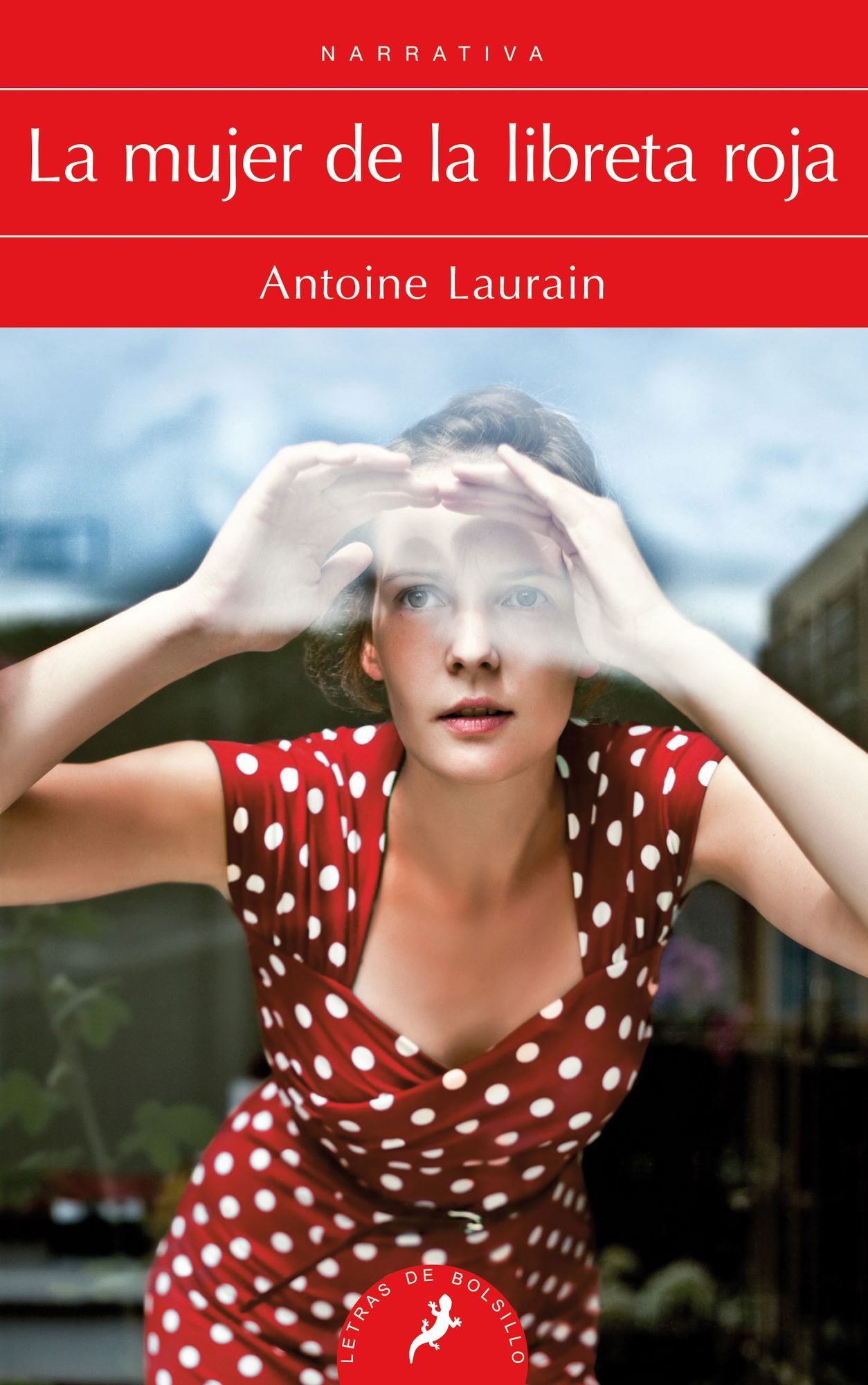 La Mujer de la Libreta Roja