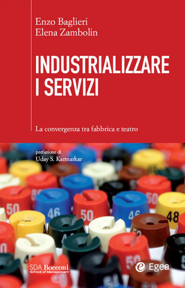 Industrializzare i servizi: La convergenza tra fabbrica e teatro