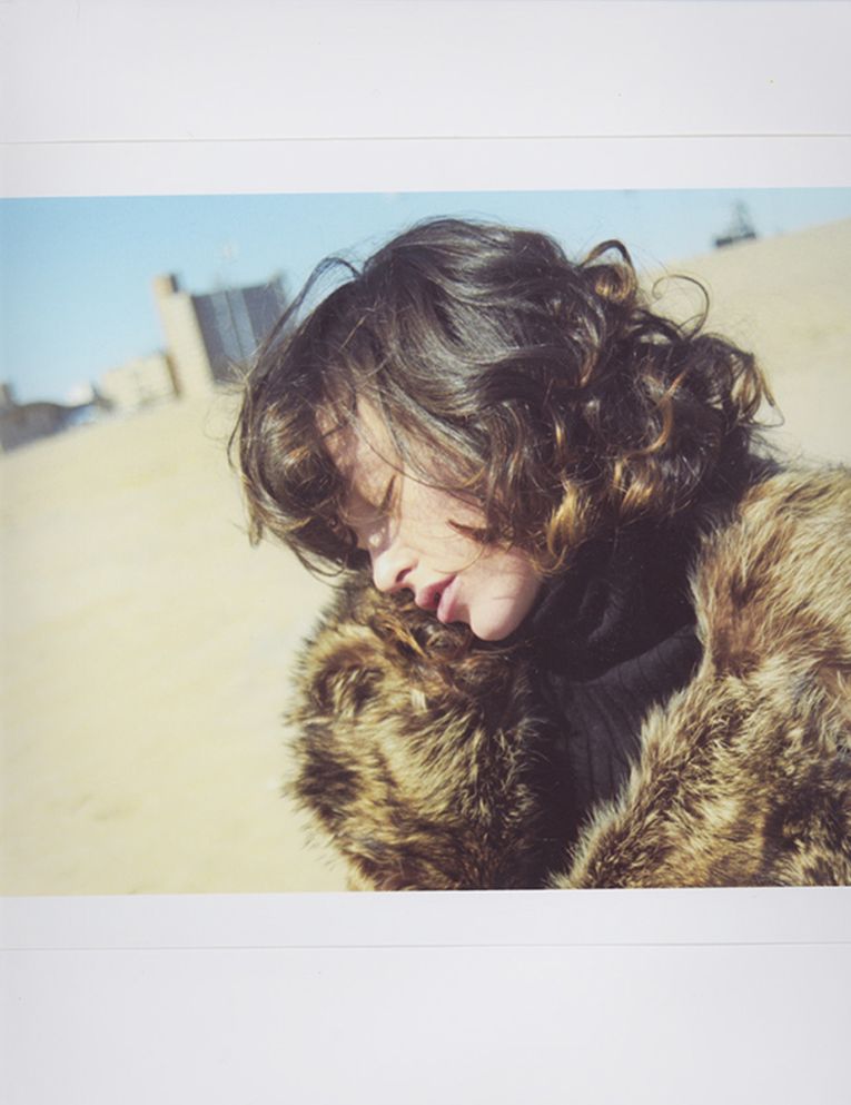 Paz de la Huerta: The Birds Didn't Die over the Winter: Photographs by Alexandra Carr