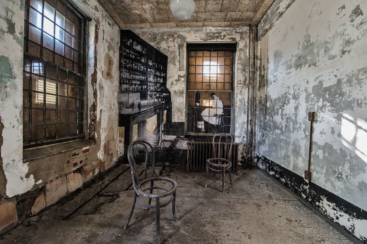 Jr & Art Spiegelman: The Ghosts of Ellis Island