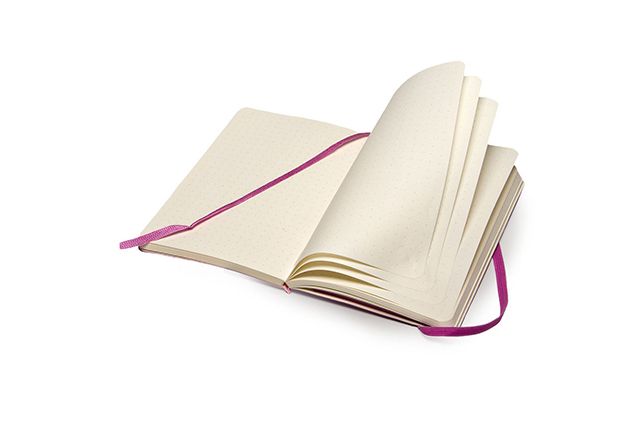Moleskine Classic Small Dotted Notebook: Orchid Purple